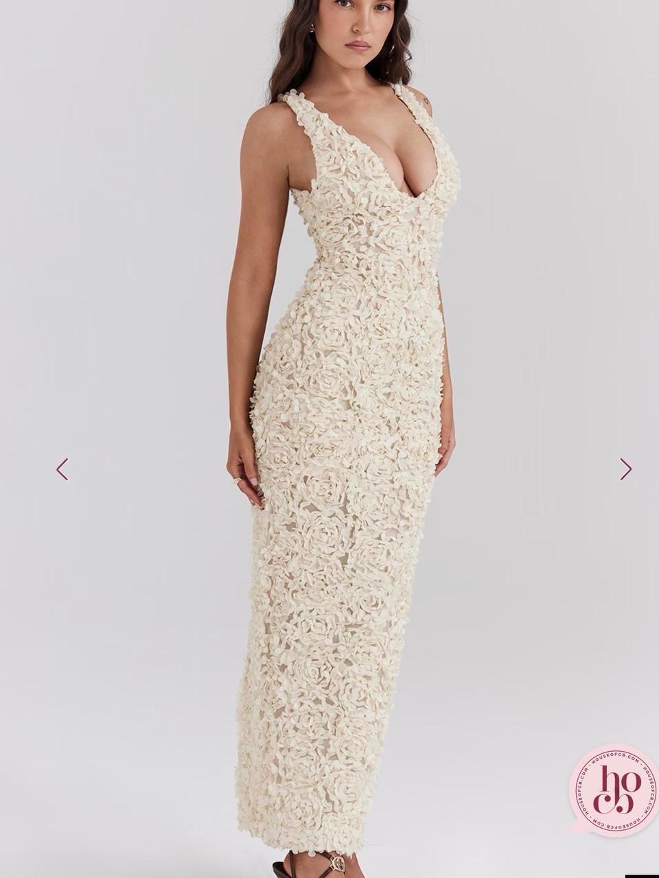 House Of Cb -Carena 3d Floral Appliqu Plunge Neck Gown